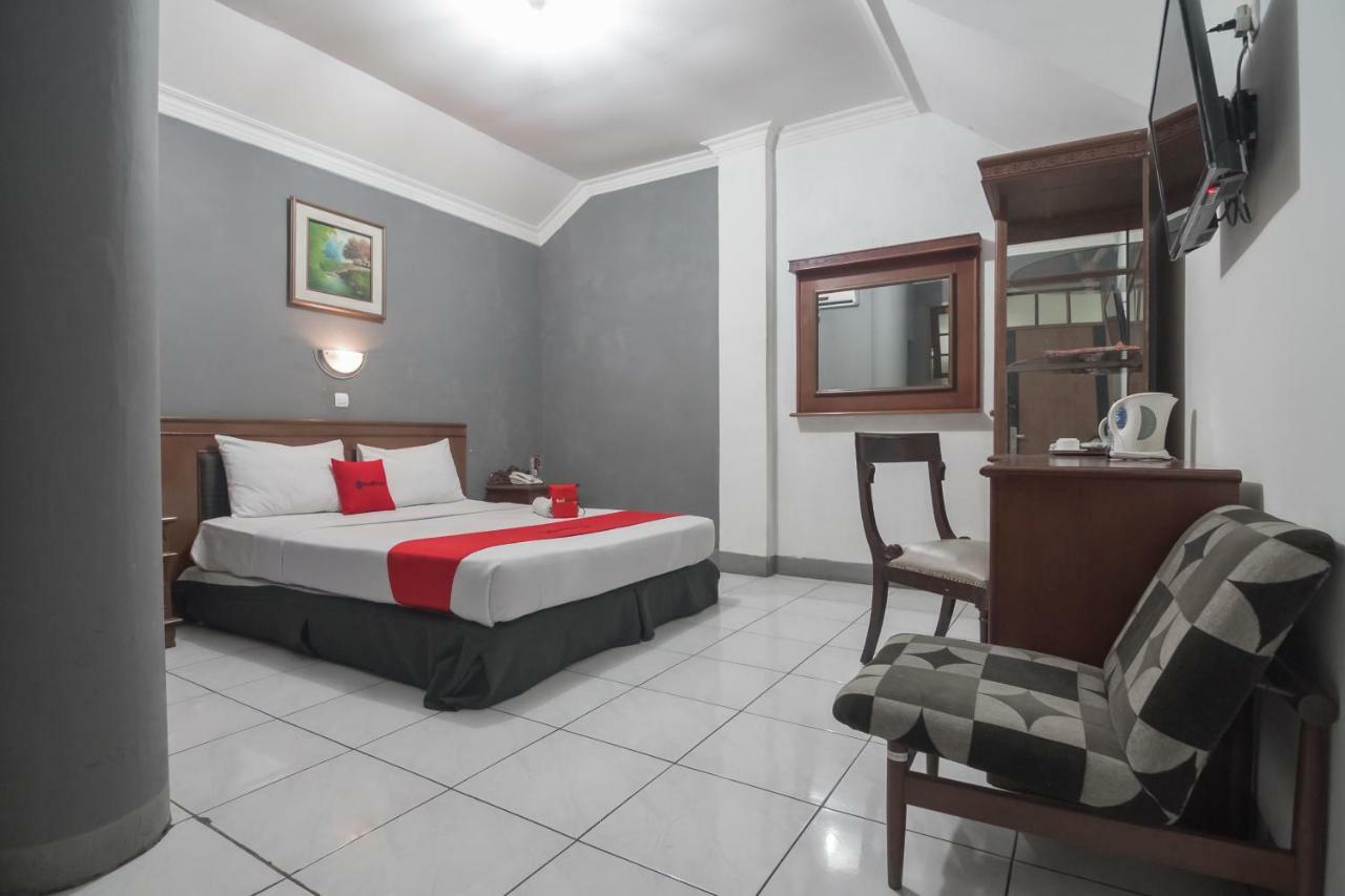 Reddoorz @ Cihampelas Bandung Exterior foto