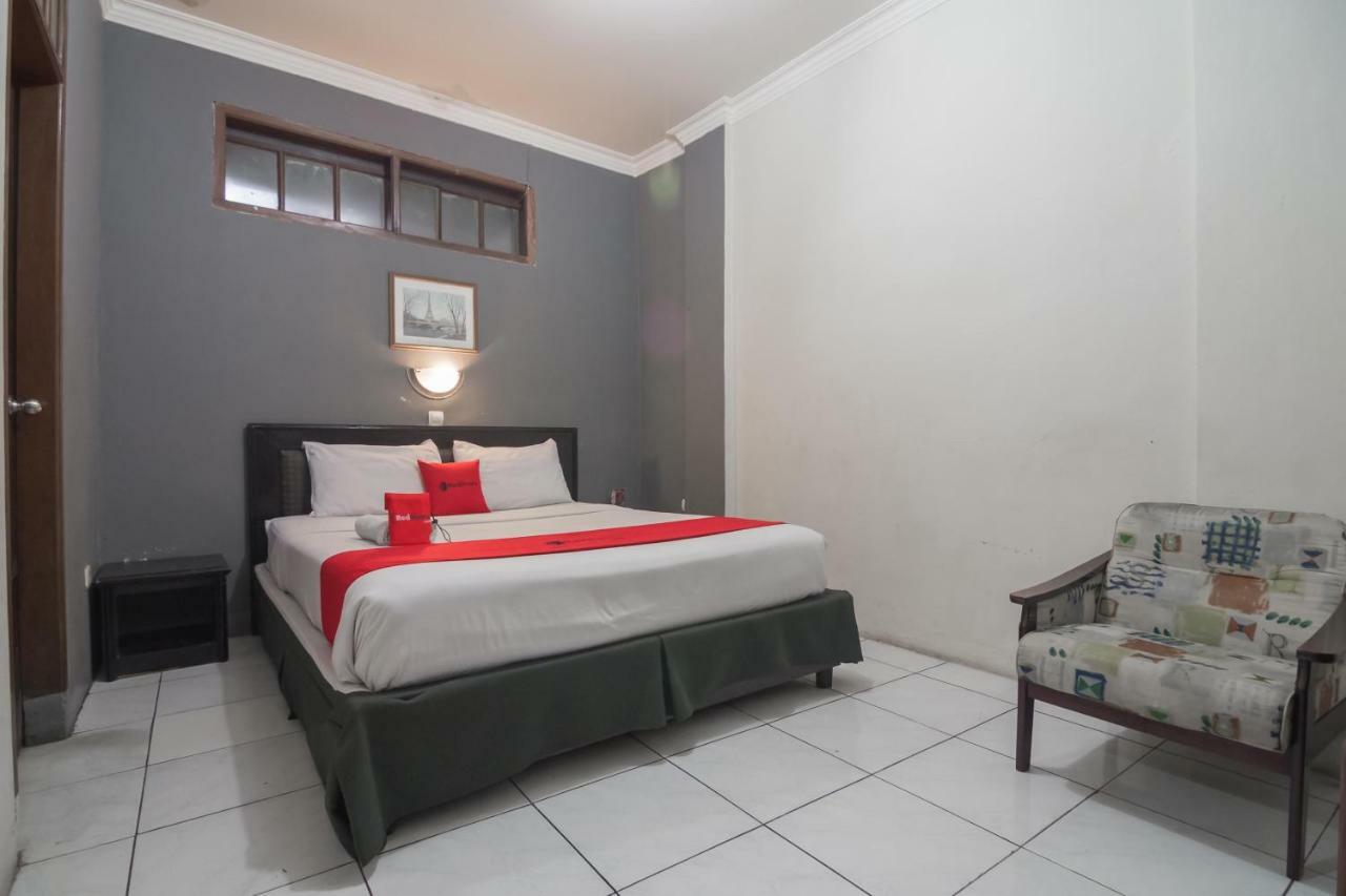 Reddoorz @ Cihampelas Bandung Exterior foto