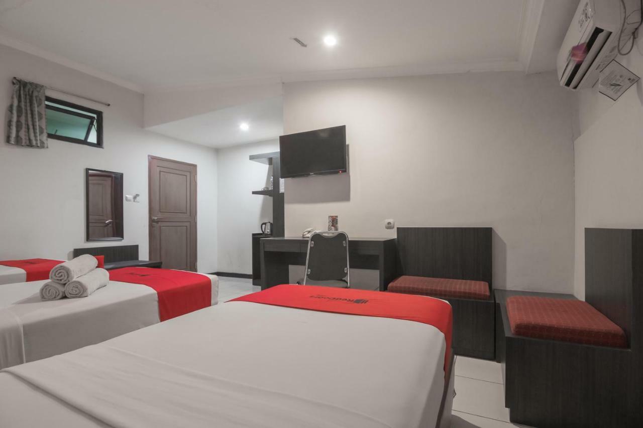 Reddoorz @ Cihampelas Bandung Exterior foto