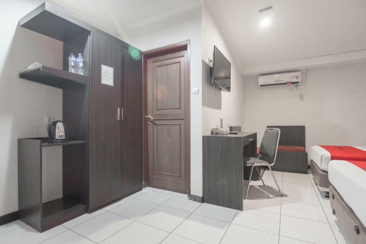 Reddoorz @ Cihampelas Bandung Exterior foto
