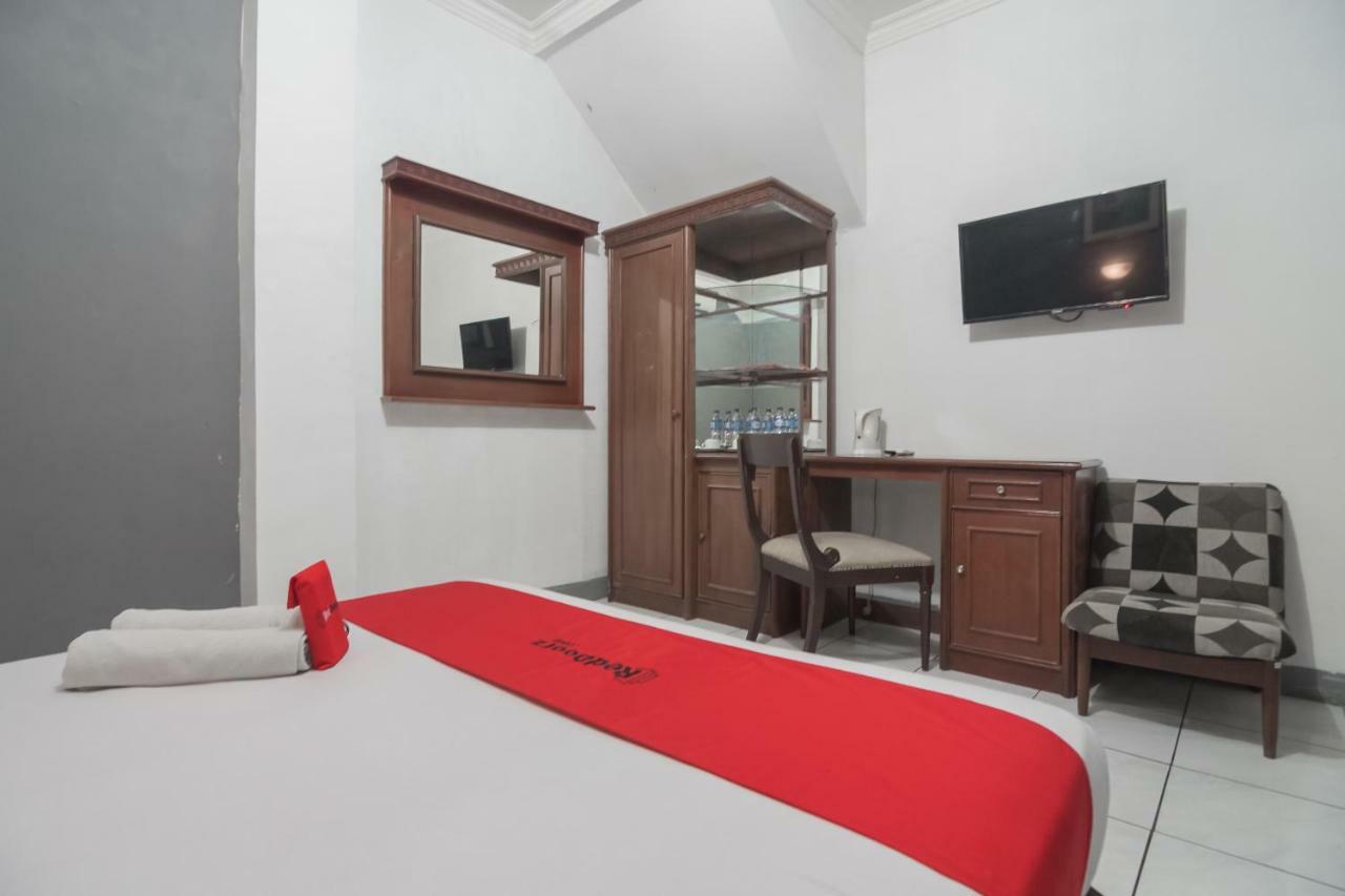 Reddoorz @ Cihampelas Bandung Exterior foto