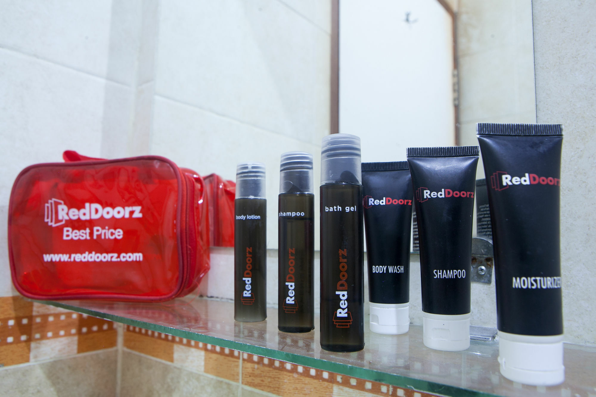 Reddoorz @ Cihampelas Bandung Exterior foto
